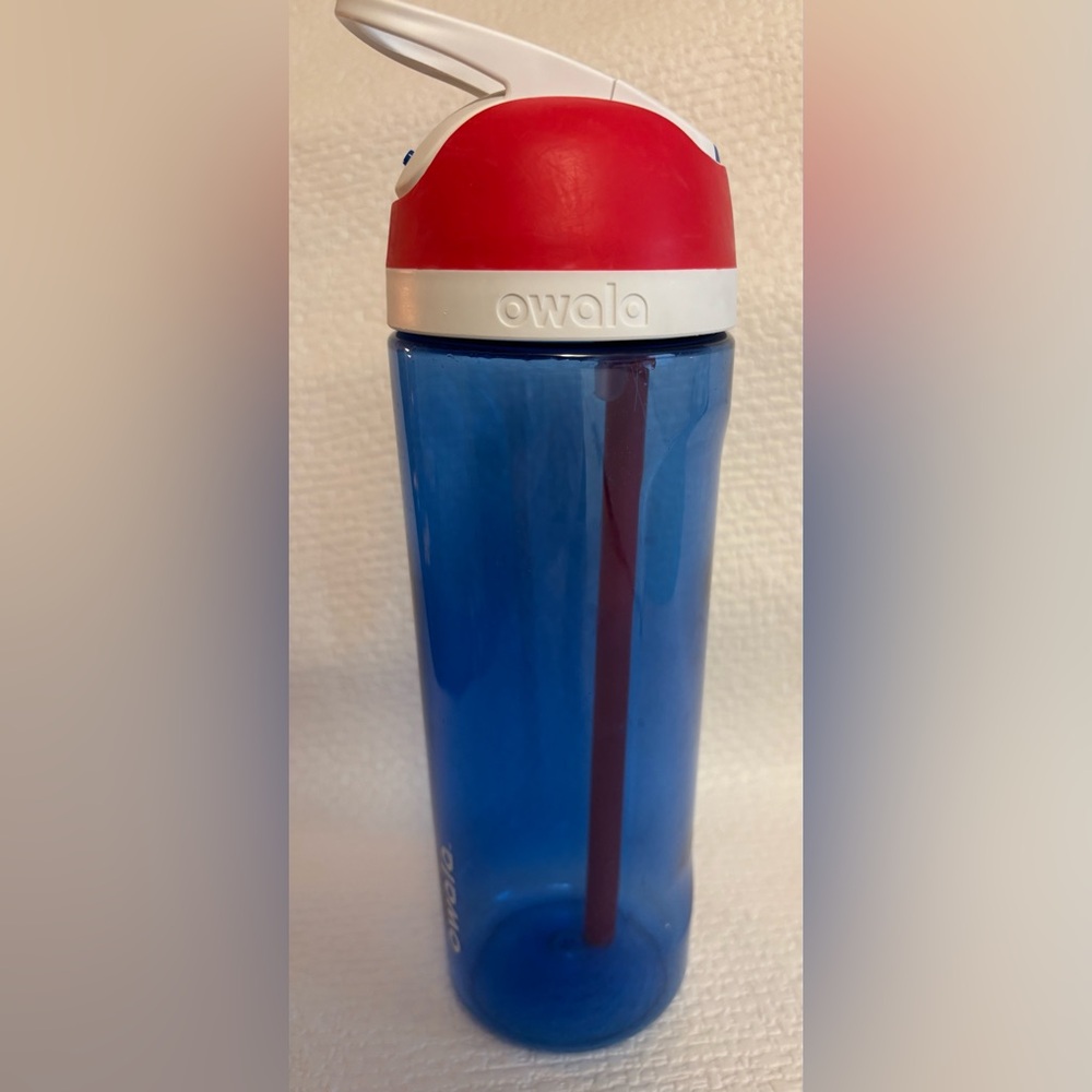 Owala Blue and Red Water Bottle free sip - Picture 2 of 7